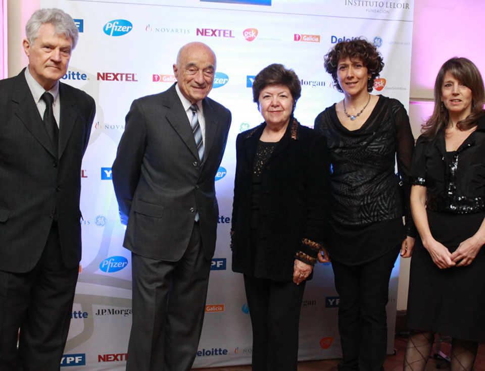 Dr. Armando J. Parodi (Presidente FIL), Ing. Enrique Eskenazi, Vilma Socorro Martínez (Embajadora de los Estados Unidos), Dras. Andrea Gamarnik y Angeles Zorreguieta (FIL).