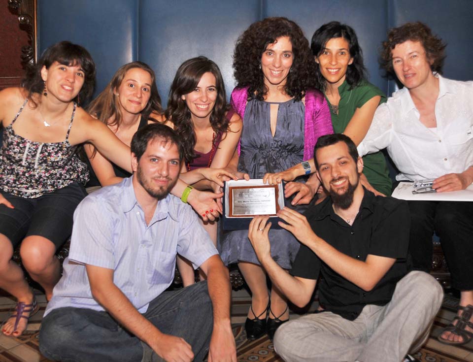 Arriba: Paula Zappia, Nara Muraro, Ana Depetris-Chauvin, MFC, Lorena Franco, Marta Fagilde. Abajo: Guillermo Bernabó y Axel Gorostiza.