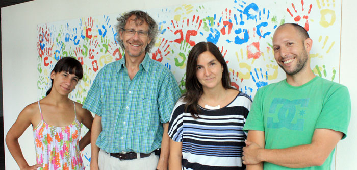 María Belén Pardi (izq.) Alejandro Schinder, Antonia Marin-Burgin y Lucas Mongiat, autores del trabajo publicado en Science