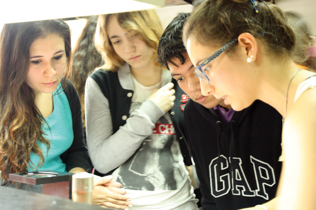 Visita de estudiantes de la ORT - Fundación Leloir