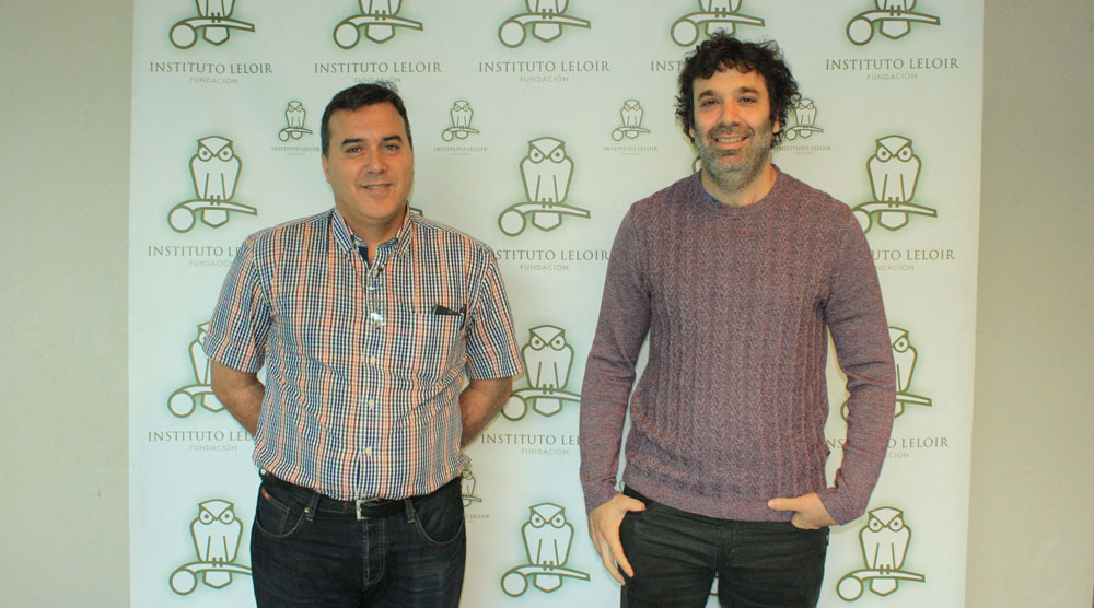 El doctor Mariano Sigman (der.) y el doctor José Estévez, organizador de los Seminarios Cardini del Instituto Leloir.