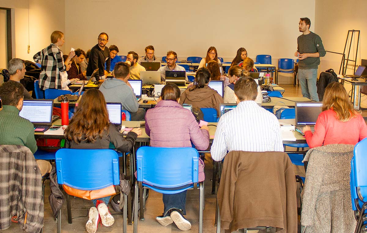 Estudiantes de grado, posgrado e investigadores recién iniciados profundizaron sus conocimientos en el área de la bioinformática.