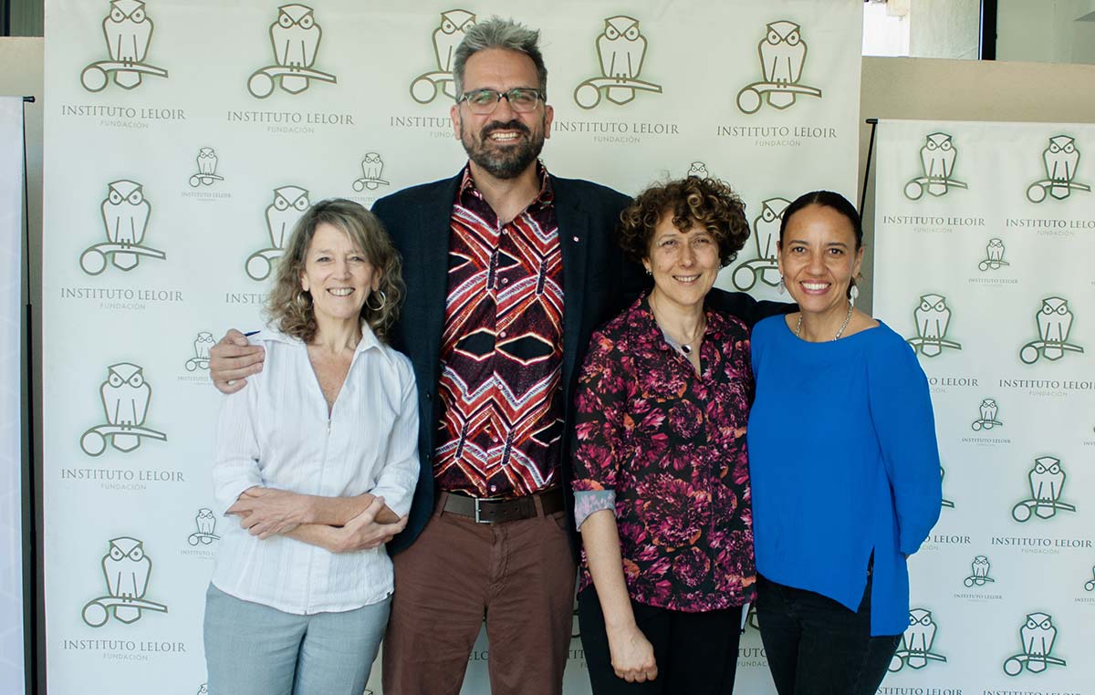 Los doctores Angeles Zorreguieta (izq.), directora de la Fundación Instituto Leloir (FIL), Nevan J. Krogan, director del Instituto de Biociencias Cuantitativas, de la Universidad de California, San Francisco (UCSF), en Estados Unidos, Andrea Gamarnik, jefa del Laboratorio de Virología Molecular de la FIL y directora del Instituto de Investigaciones Bioquimicas de Buenos Aires (IIBBA, CONICET-FIL), y Jacqueline Fabius, jefa de Operaciones del Instituto de Biociencias Cuantitativas (UCSF).