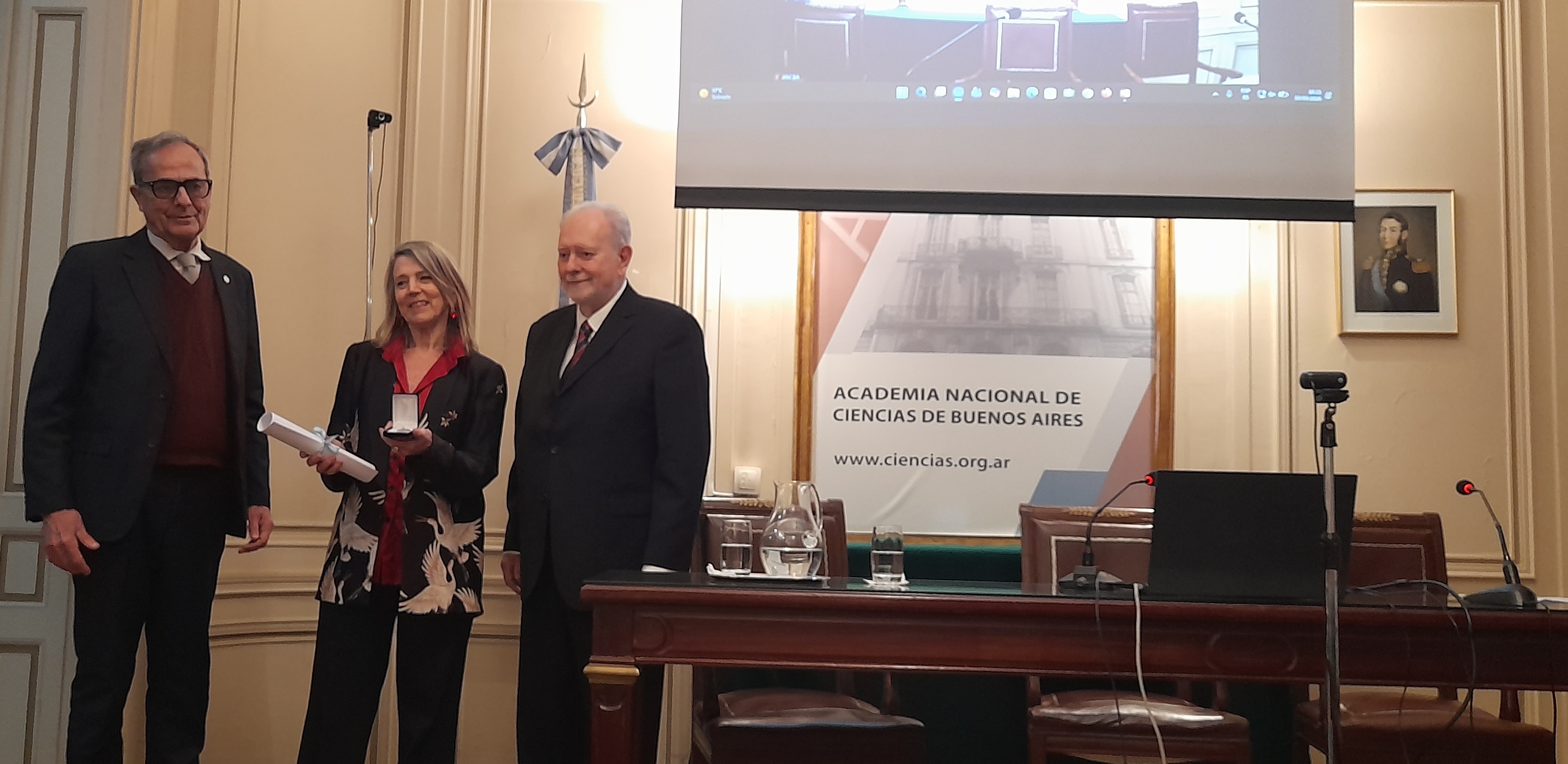 Nuestra directora fue incorporada a la Academia Nacional de Ciencias de Buenos Aires