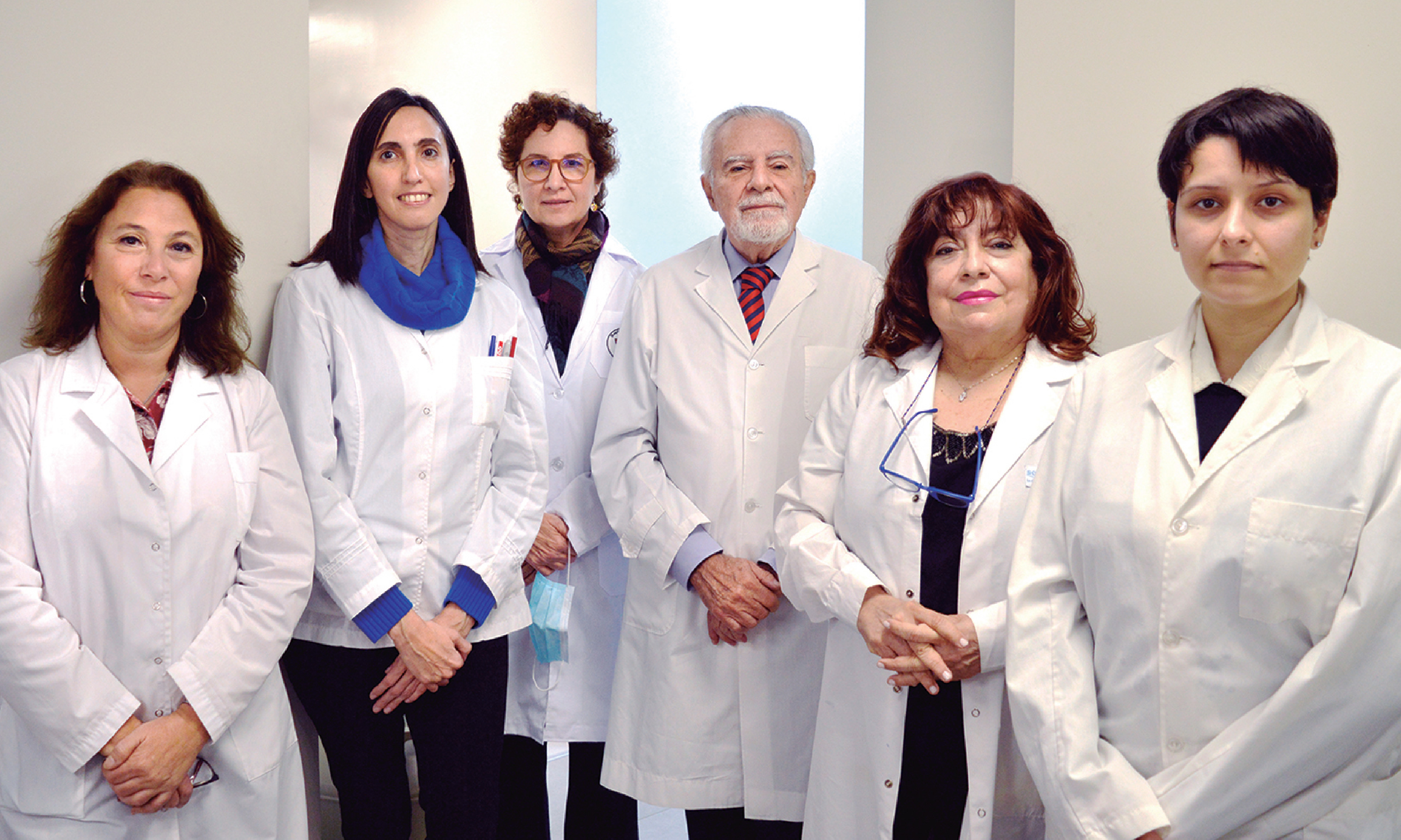 Vacuna contra el melanoma prolonga la sobrevida sin metástasis de pacientes y es compatible con inmunoterapia posterior.